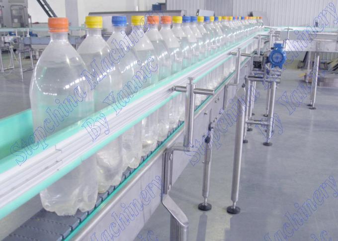 बोतलबंद जल परिवहन के लिए अनुकूलित बोतलबंद पेय स्वचालित कन्वेयर सिस्टम