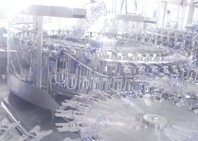 पीएलसी नियंत्रण स्वचालित पानी की बोतल भरने की मशीन 7.5 किलो 27000 बी / एच 500 मिलीलीटर
